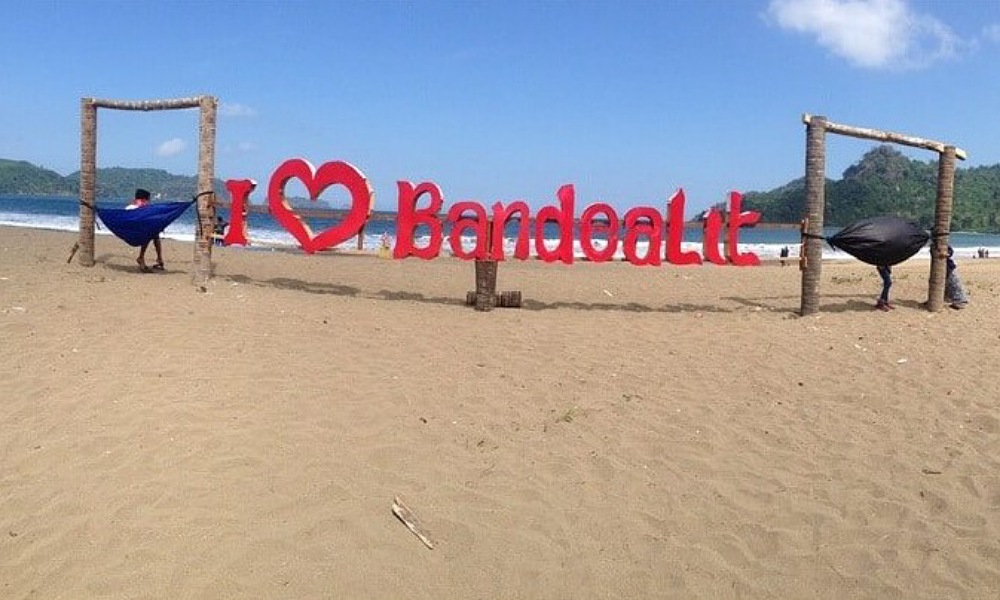 Pantai Bande alit Jember