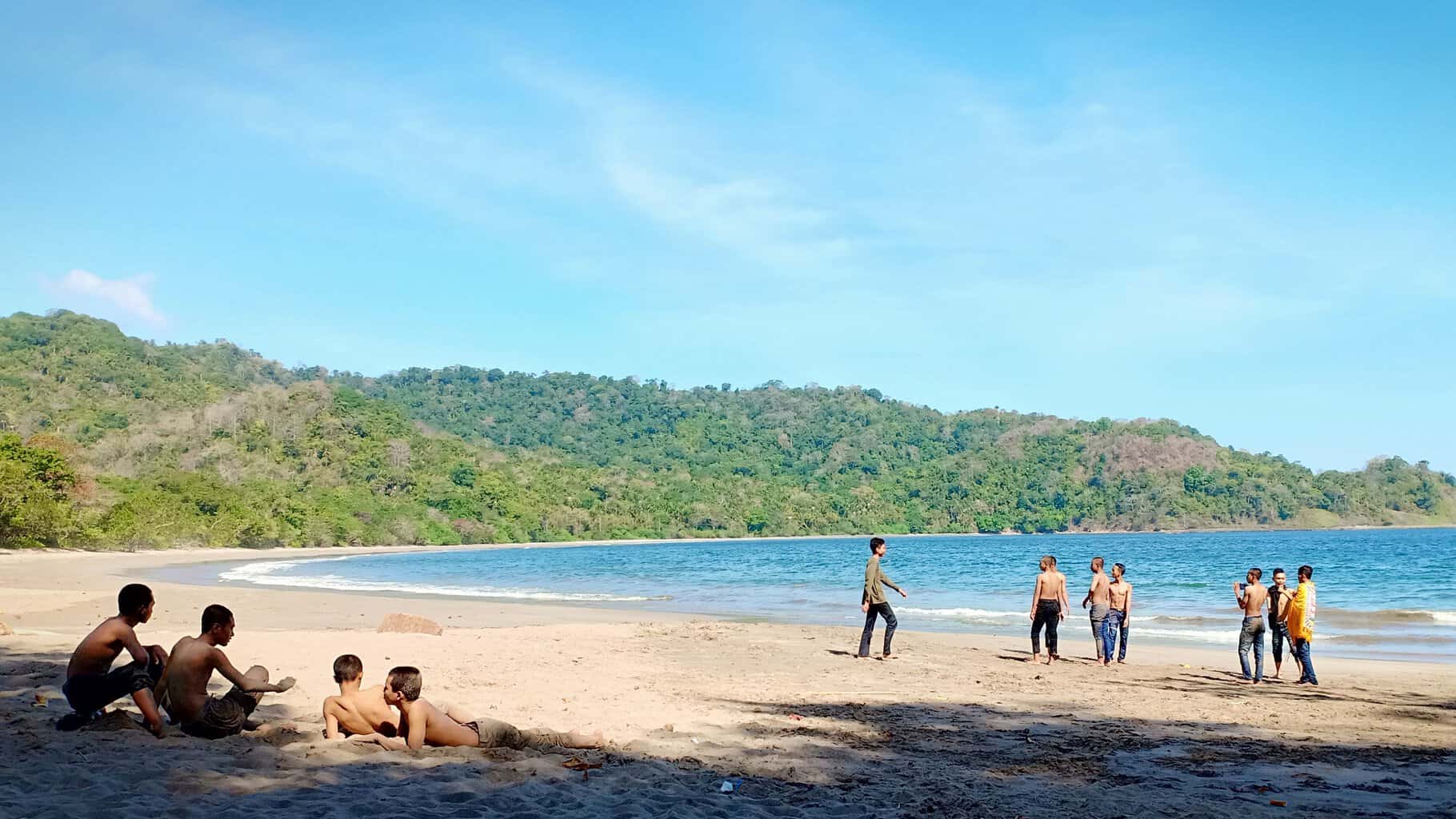 Pantai Nanggelan